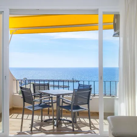 Puerto Cabopino Apartment